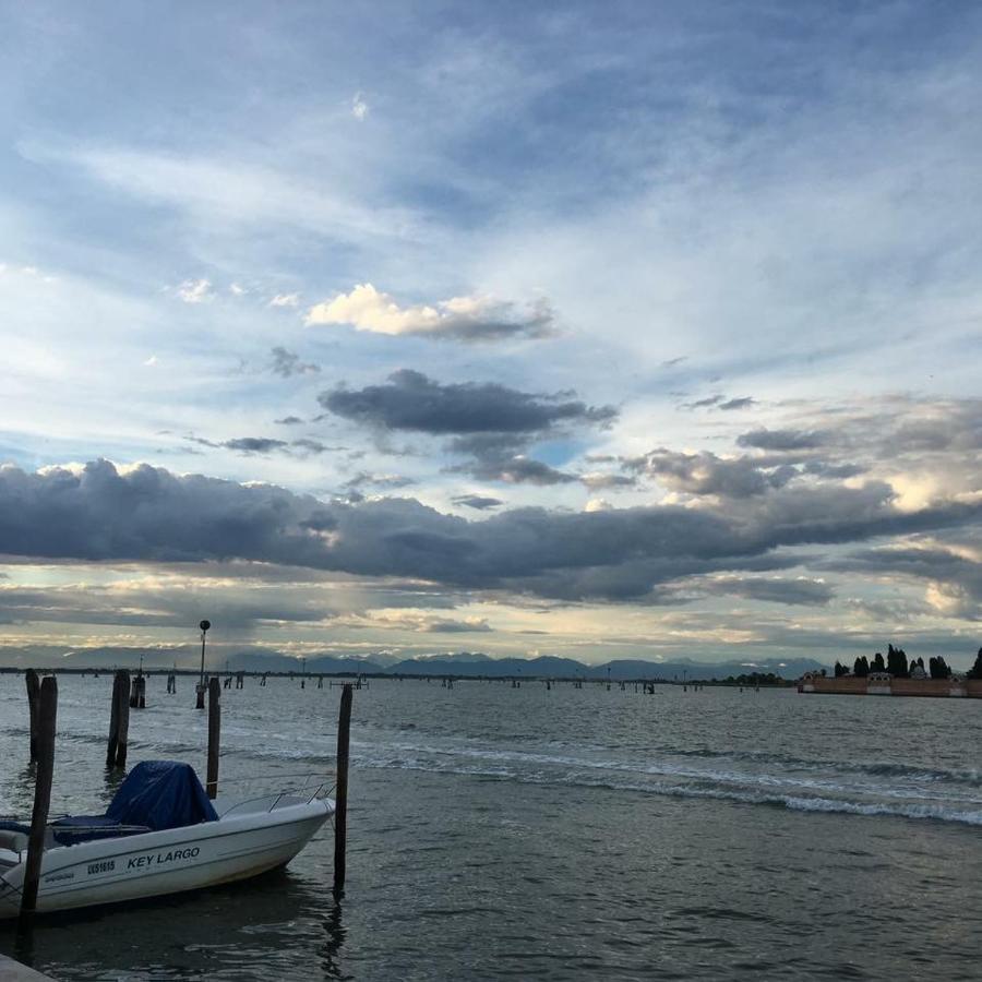 Ca' Della Carita' Apartment Venice Luaran gambar