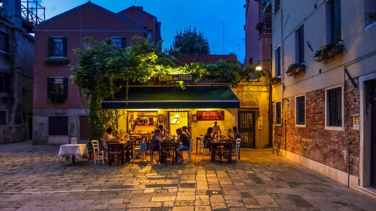 Ca' Della Carita' Apartment Venice Luaran gambar